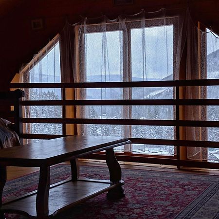 12 Months Estate Guest House Myslovka Bilik gambar