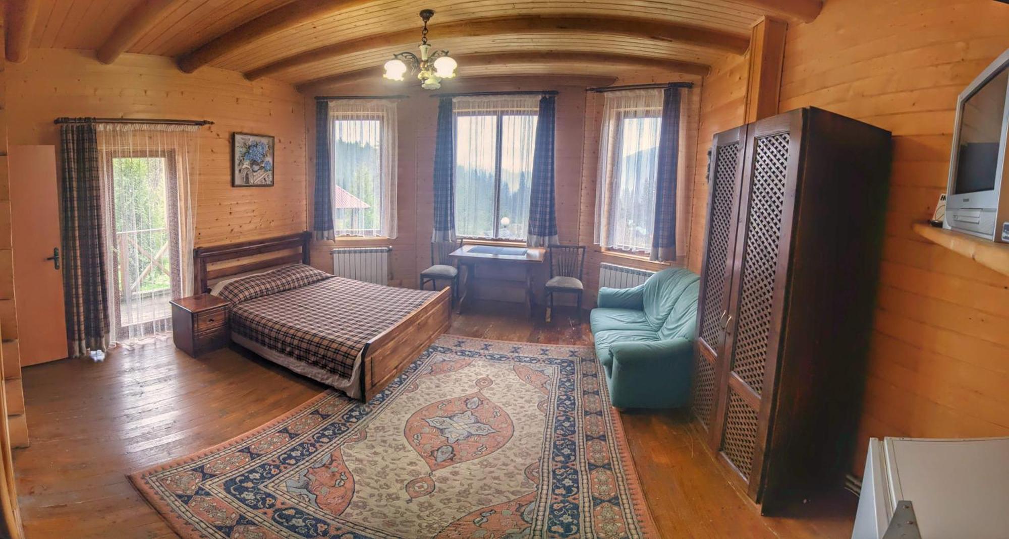 12 Months Estate Guest House Myslovka Bilik gambar