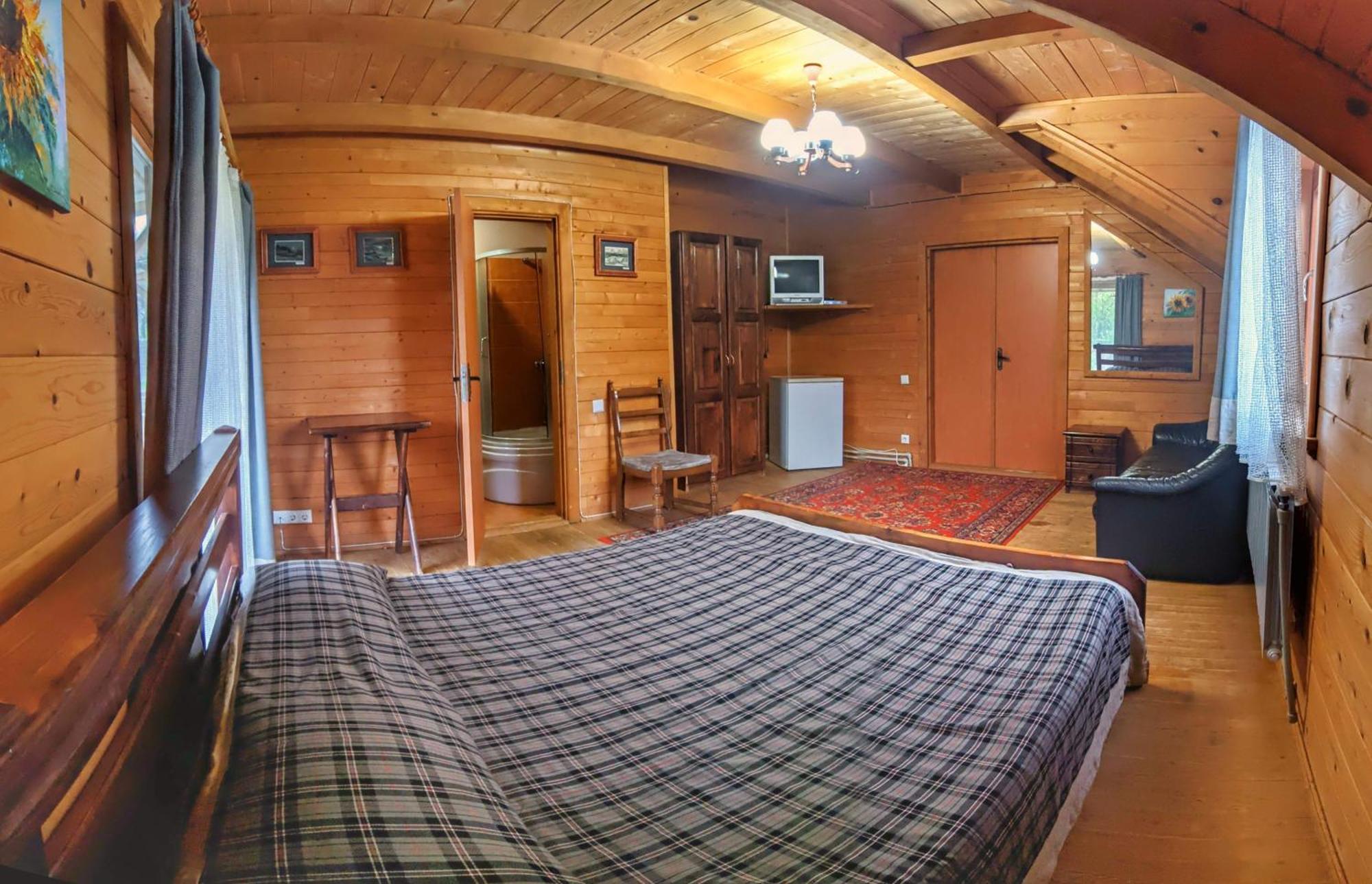 12 Months Estate Guest House Myslovka Bilik gambar