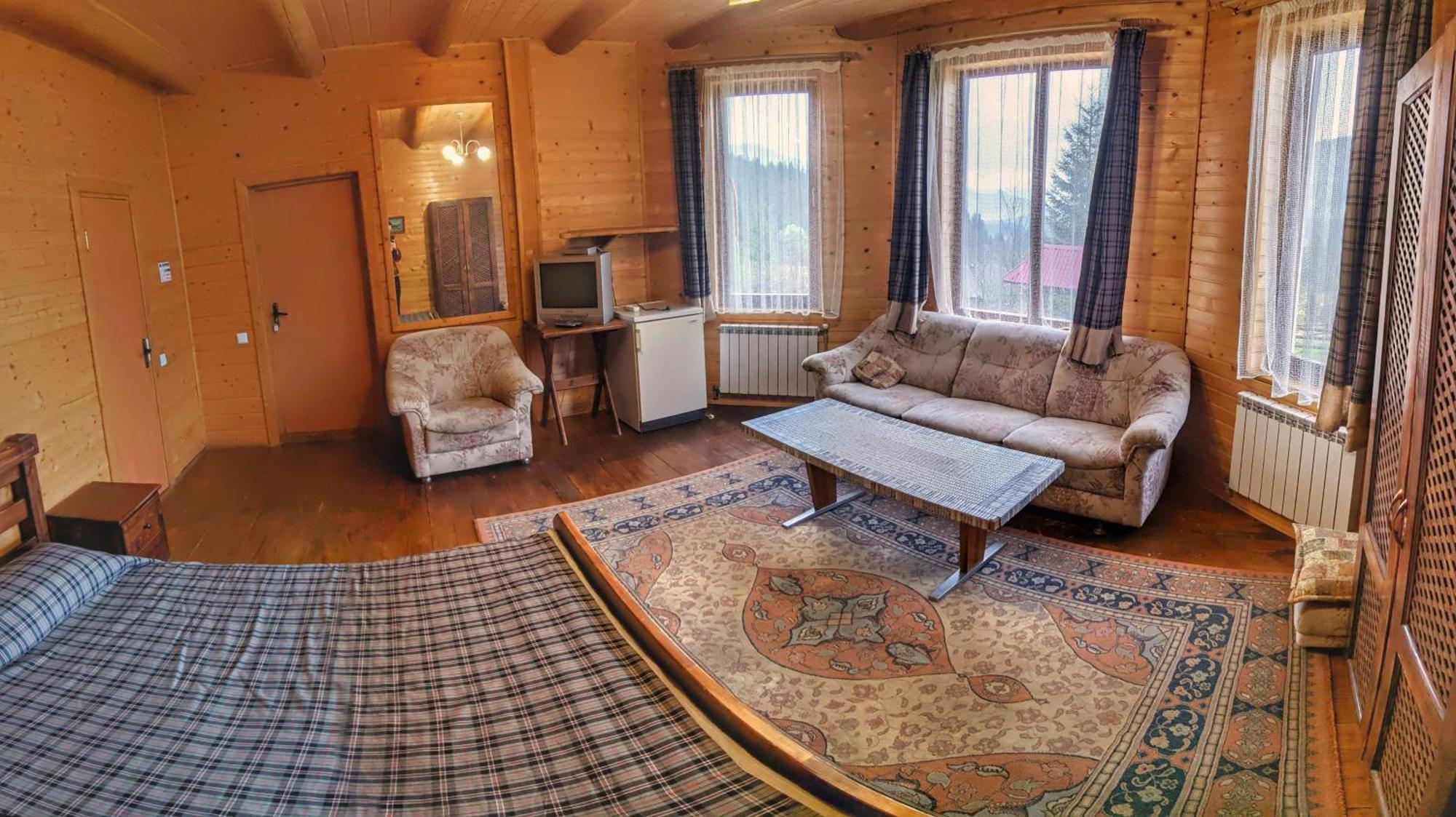 12 Months Estate Guest House Myslovka Bilik gambar