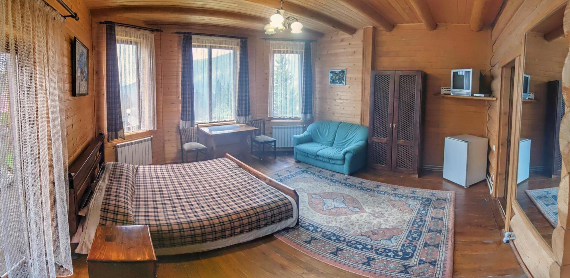 12 Months Estate Guest House Myslovka Bilik gambar