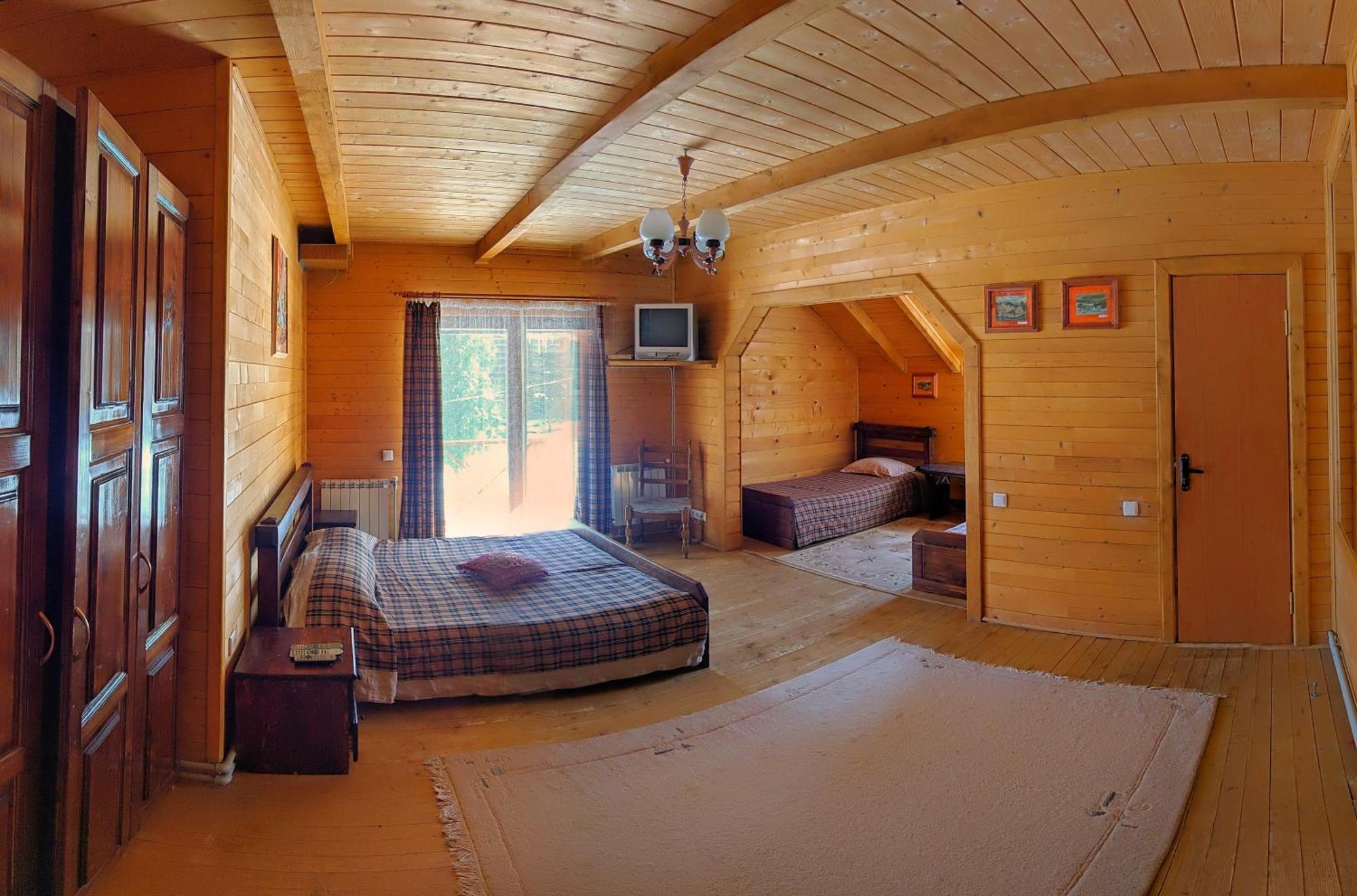 12 Months Estate Guest House Myslovka Bilik gambar