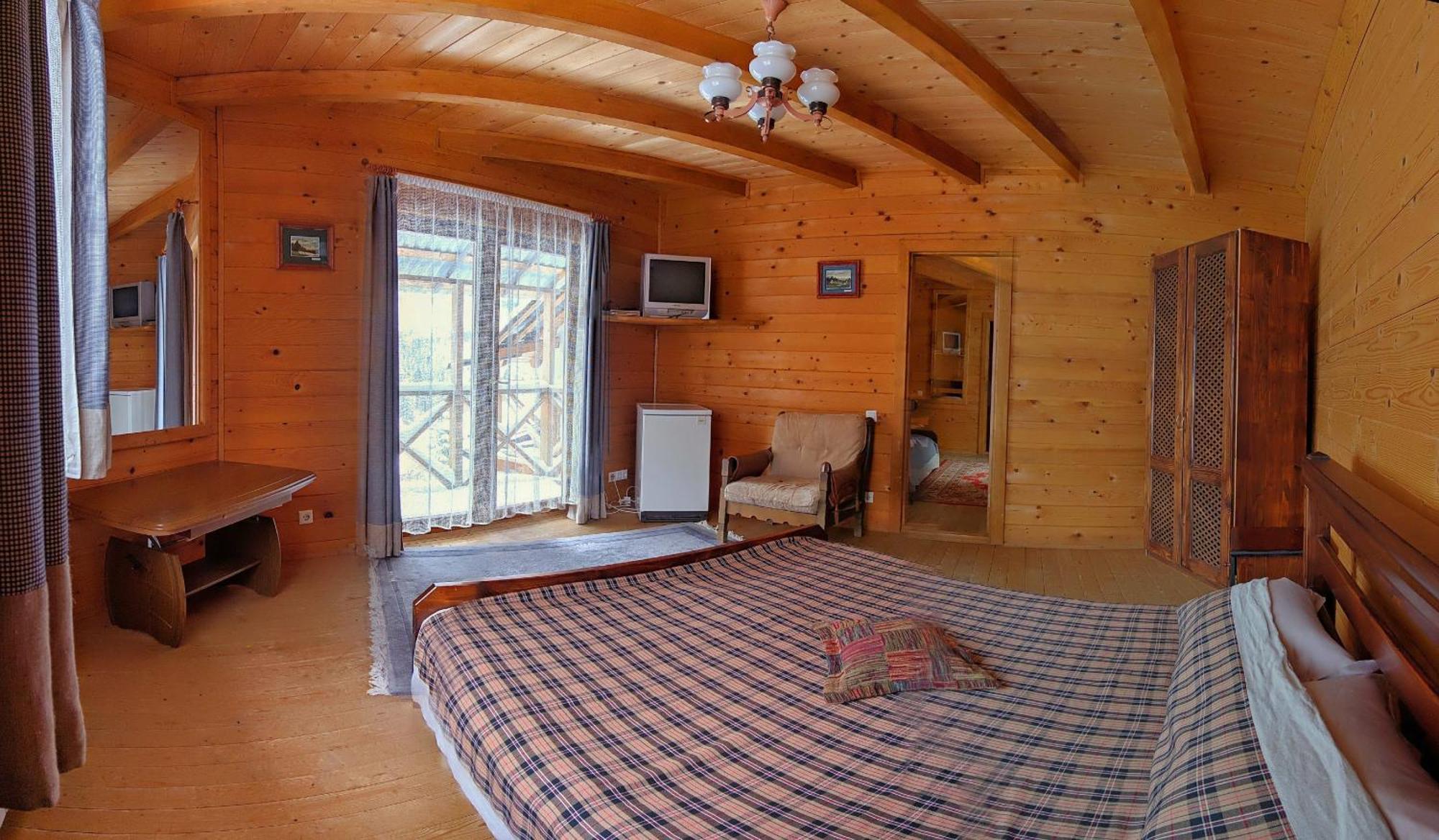12 Months Estate Guest House Myslovka Bilik gambar