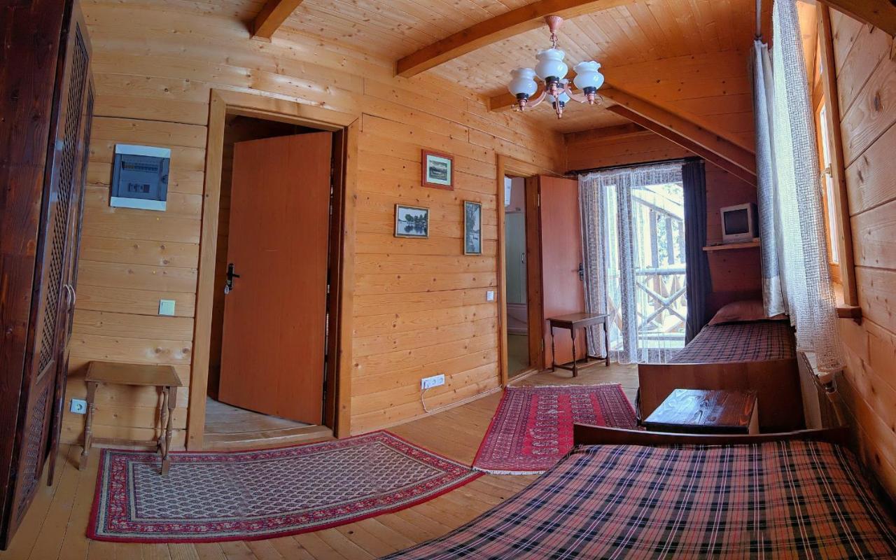 12 Months Estate Guest House Myslovka Bilik gambar